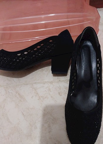 Siyah Dantel Detaylı Kadın Topuklu Ayakkabı - Görsel 4