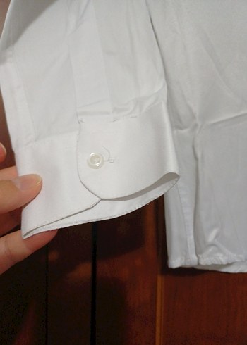 Düğmeli Beyaz Pamuklu  Gömlek - Görsel 4