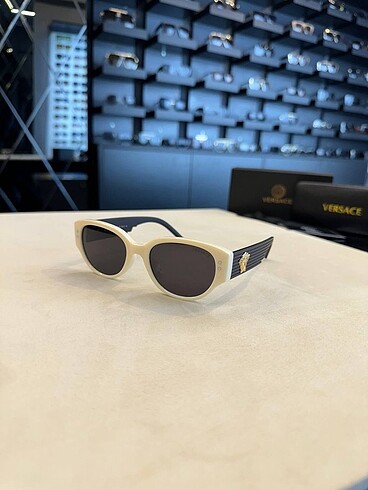  Beden siyah Renk Versace ithal orj sunglasses gözlük