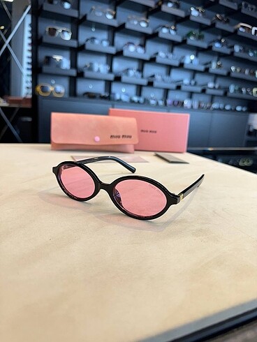 Beden Miu miu sunglasses