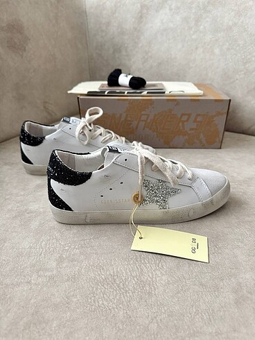 39 Beden Golden Goose Deluxe Sneaker