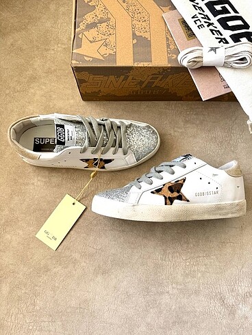 Golden Goose Deluxe Golden goose deluxe sneaker