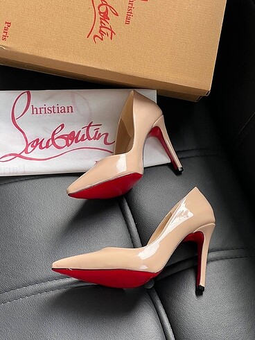 38 Beden ten rengi Renk Christian louboutin stiletto
