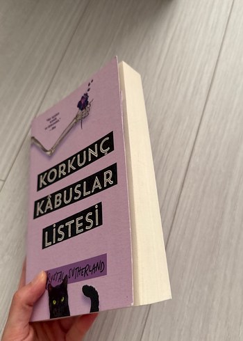 Beden Renk Korkunç Kabuslar Listesi - Krystal Sutherland
