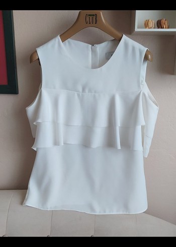 Beyaz Kolsuz Fırfırlı Kadın Bluz - Görsel 2