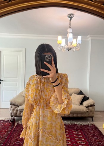 Zara Şeffaf Detaylı Sarı Batik Desenli Midi Elbise