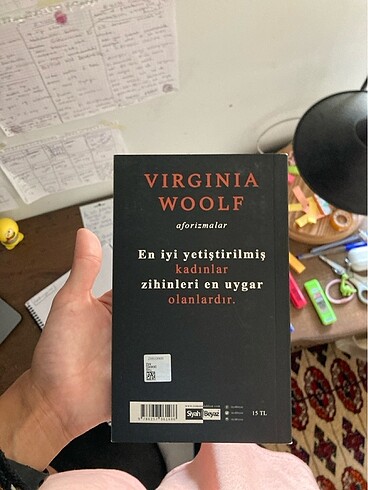 Hello Kitty virginia woolf
