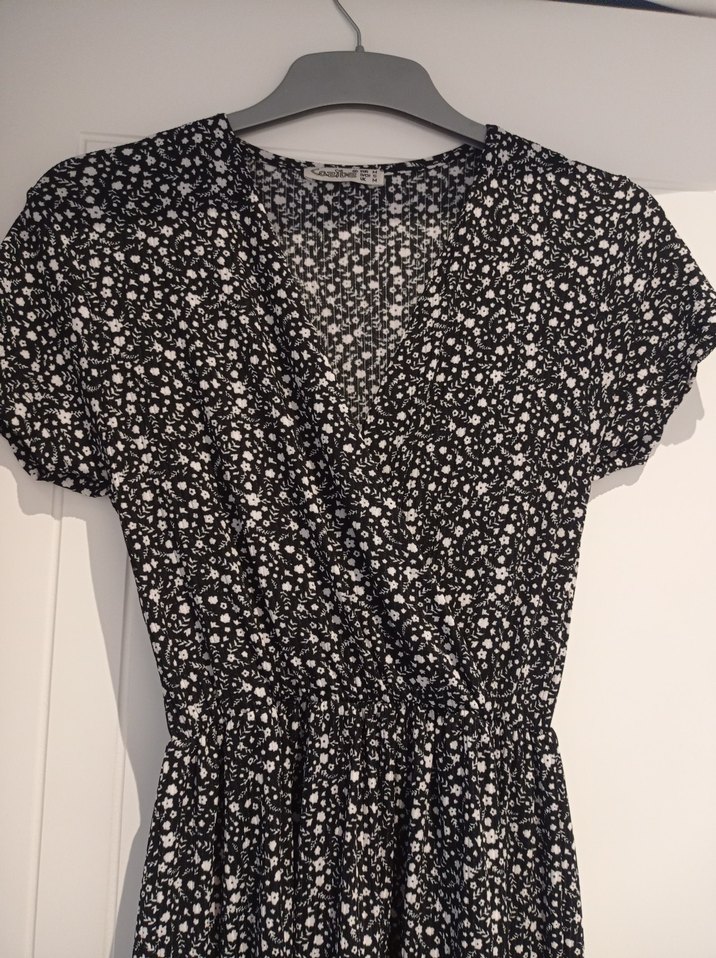 V Yaka Desenli Kadın elbisePiliseli, Siyah - Görsel 4