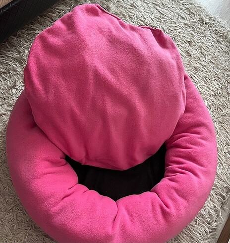 Pembe kedi yatağı