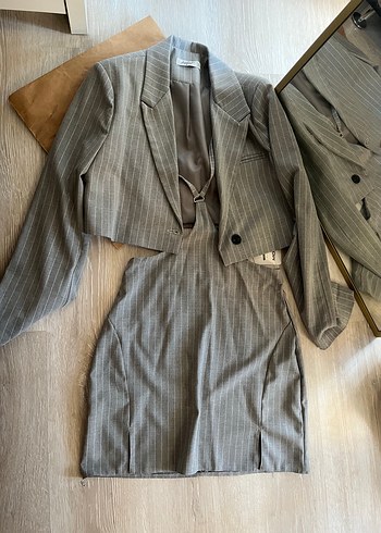 Gri Mini Kadın Blazer Takım