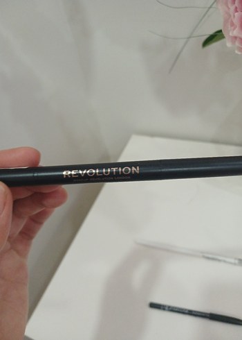 Flormar Koyu renkli göz kalemleri ve eyeliner seti