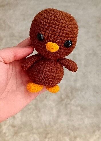 Amigurumi minik kahverengi kuş oyuncak civciv 