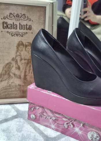 Siyah Platform Topuklu Sıfır Ürün Hiç Giyilmedi - Görsel 2