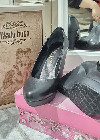 Siyah Platform Topuklu Sıfır Ürün Hiç Giyilmedi - Görsel 3