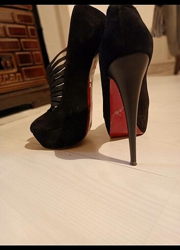 40 Beden Şık süet topuklu 