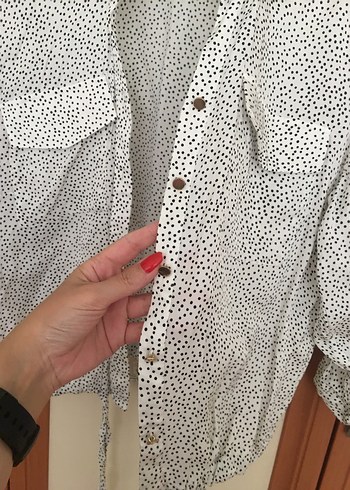 Kadın Beyaz Gri Batik Desenli Düğmeli Gömlek - Görsel 3