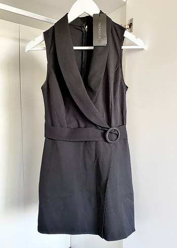 Kemerli Kruvaze Yaka Mini Tulum - Görsel 2