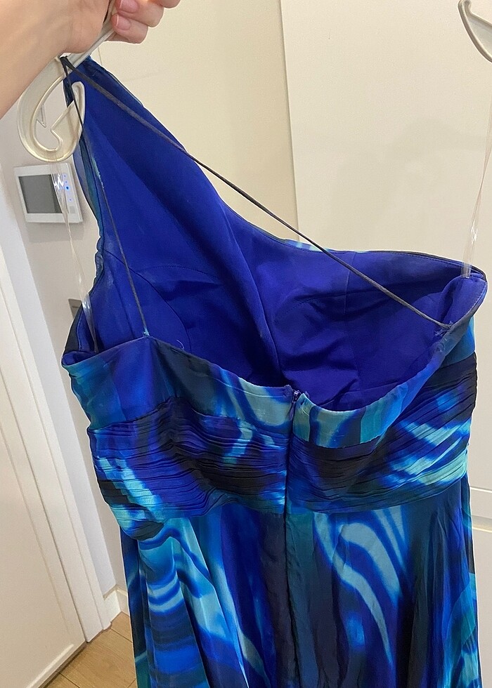 İnce ip askılı ,Mavi , uzun ,tek omuz,  şifon abiye elbise - Görsel 3