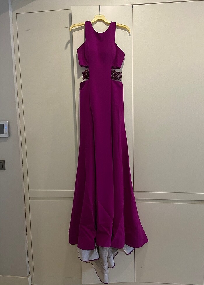 Fuşya halter yaka işlemeli uzun abiye - Görsel 4