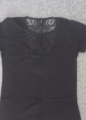 Dantel Detaylı Siyah V Yakalı Tshirt