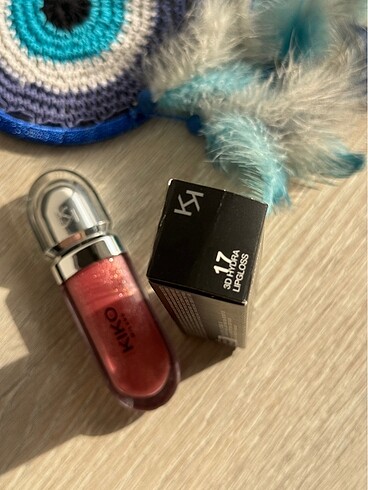  Beden Kiko gloss