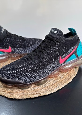 42 Beden siyah Renk Orijinal NİKE VAPORMAX 42 numara