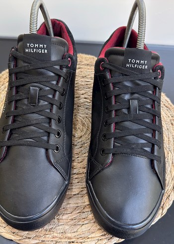 44 Beden Orijinal TOMMY HİLFİGER 44 numara