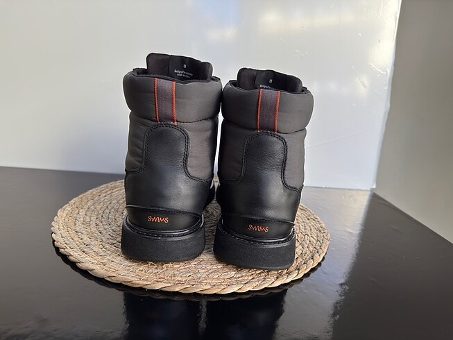42 Beden siyah Renk Orginal SWİMS WATERPROOF 42 numara