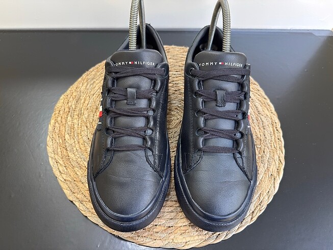Tommy Hilfiger Orijinal TOMMY HİLFİGER 42 numara