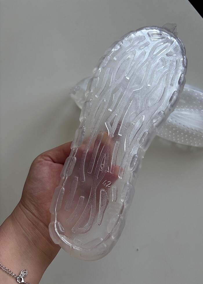 Şeffaf ayakkabı - Görsel 4