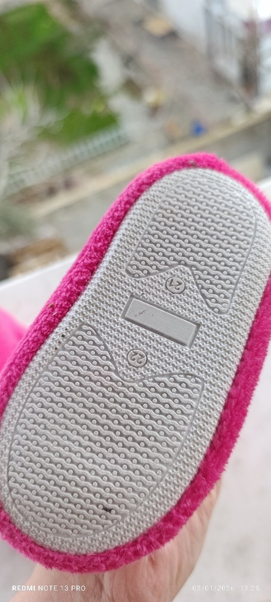 Kızlar için Pembe Kürklü Sıcak Ev Terliği - Görsel 2