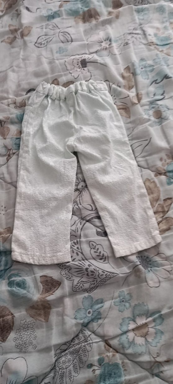 Kızlar için Beyaz Nakışlı Dantel Detaylı Pantolon - Görsel 3