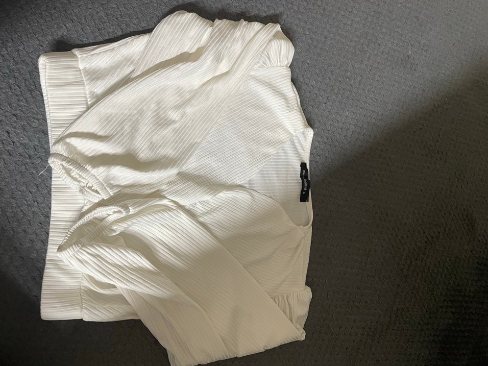 Beyaz, Pilili, V Yakalı Keten Bluz - Görsel 2