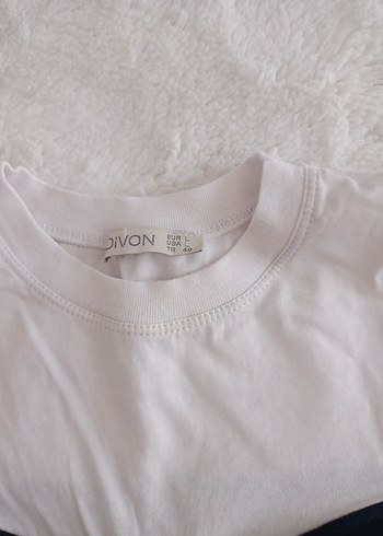 Trendyol & Milla V Yaka Kısa Kollu Mini Crop Top