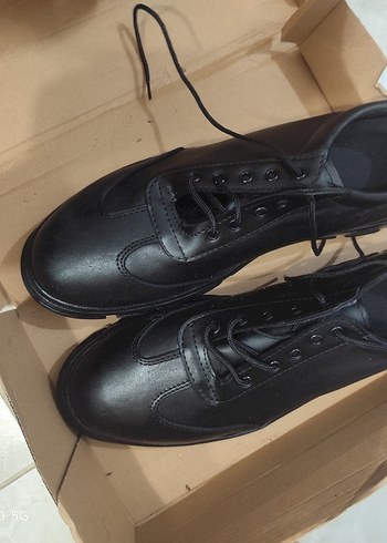 Erkek Siyah Minimalist Gotik Ayakkabı Bağcıkları - Görsel 4