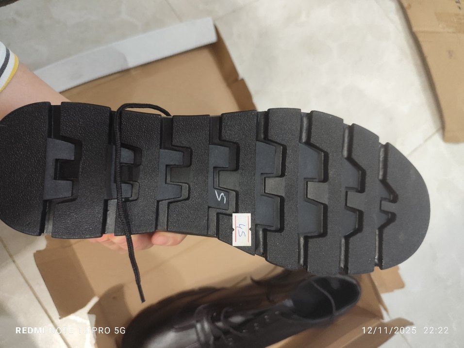 Erkek Siyah Minimalist Gotik Ayakkabı Bağcıkları - Görsel 3