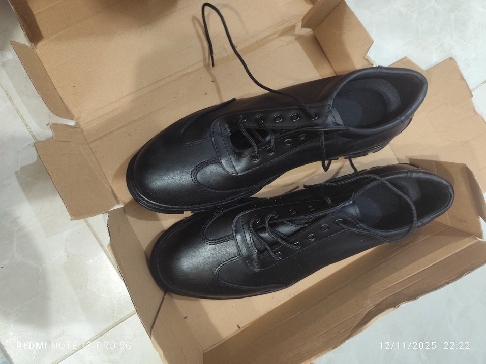 Erkek Siyah Minimalist Gotik Ayakkabı Bağcıkları - Görsel 4