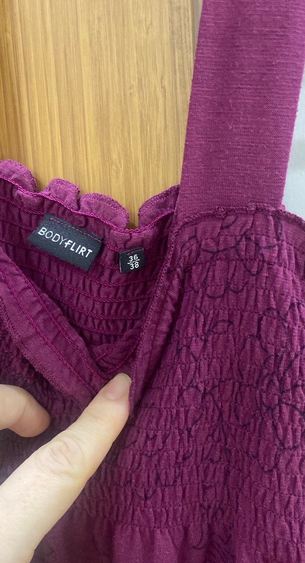 Mor Çiçek Desenli Askılı bluz - Görsel 2