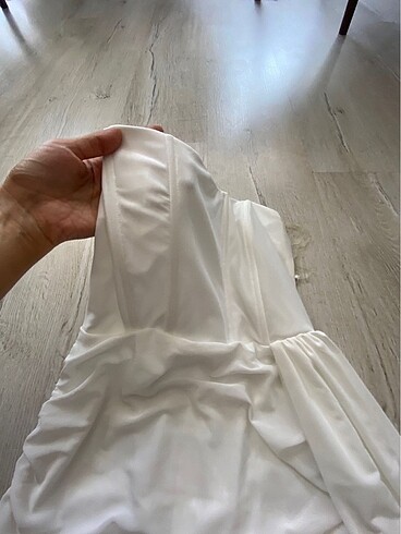 Diğer Beyaz Elbise