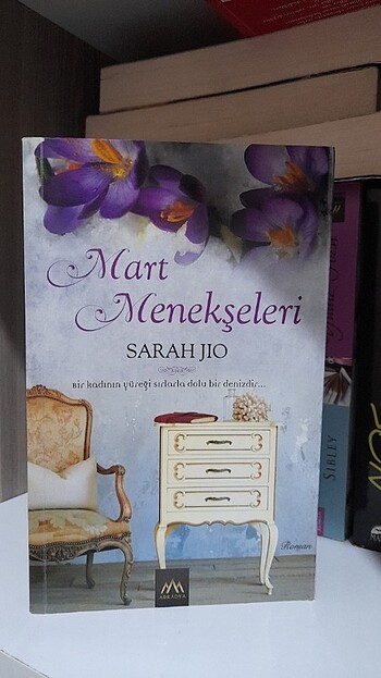 Mart Menekşeleri Sarah Jio