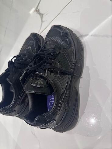 Adidas ozwego ayakkabı