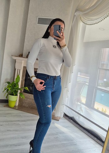 Diğer Beyaz Balıkçı Yaka Bluz