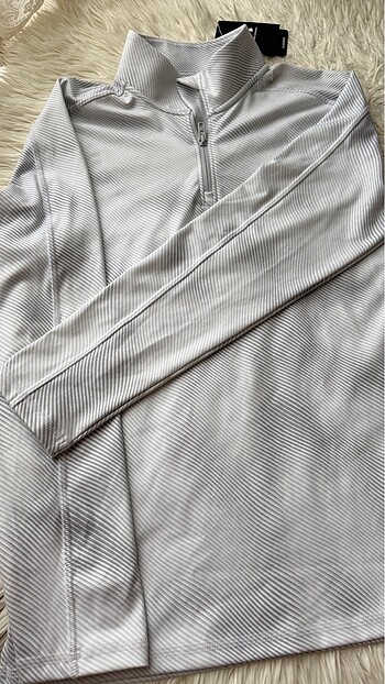 Under Armour Sweatshirt