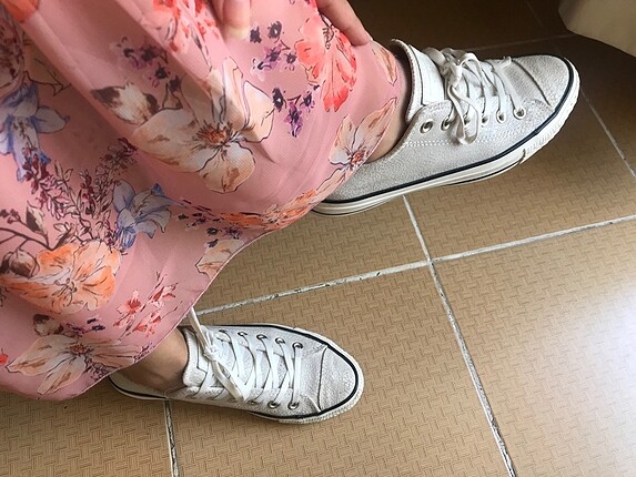 Beyaz converse