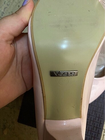 Vogue Toz pembe topuklu ayakkabı