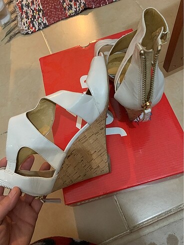 Nine west