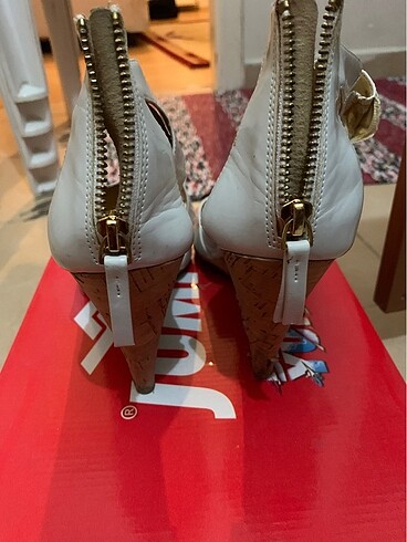 Nine West Nine west