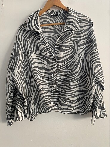 Zebra çizgili gömlek