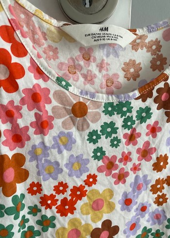 Çiçek Desenli Kolsuz Kız Elbisesi - Görsel 2