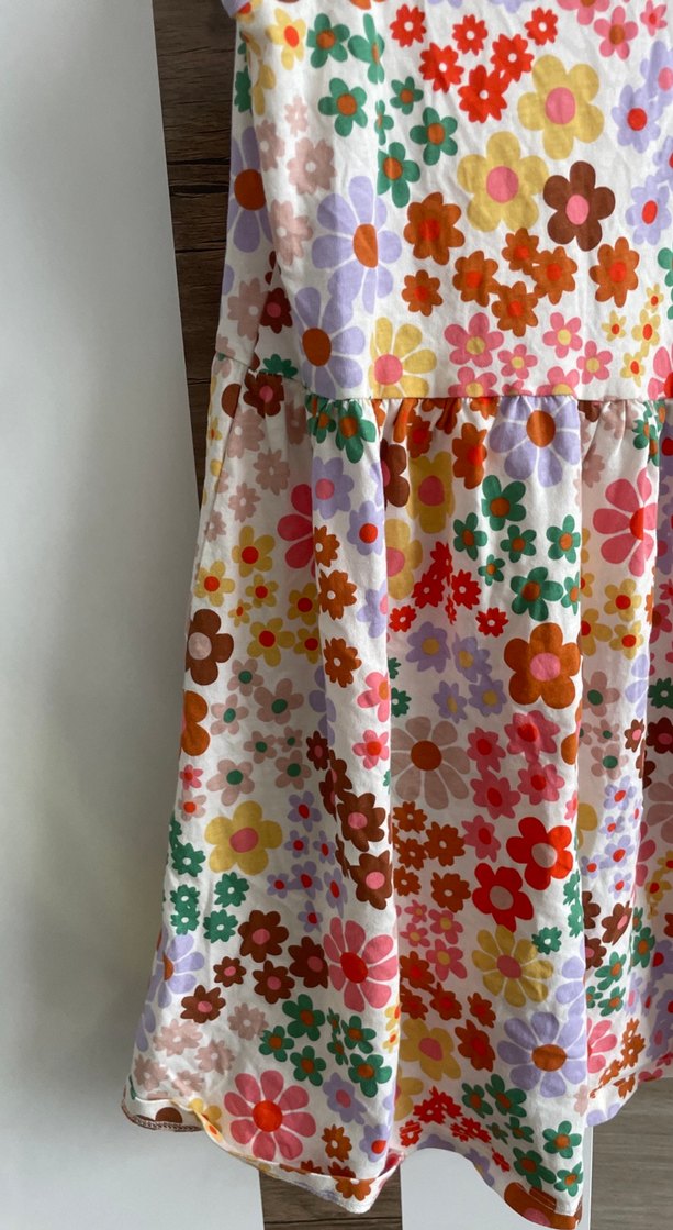 Çiçek Desenli Kolsuz Kız Elbisesi - Görsel 4